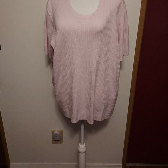 White Stag  Excellent cond arm pit to arm pit 24 in  26 in long - Picture 1 of 4